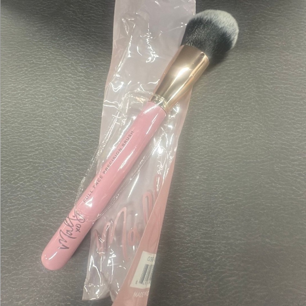 Mally all over face Brush